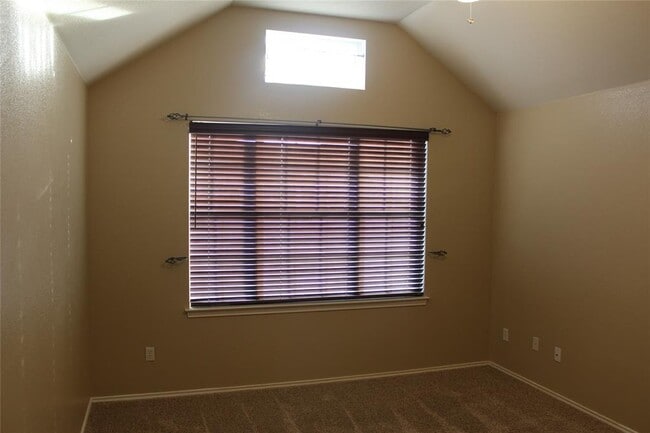 Building Photo - 2632 Century Park Blvd