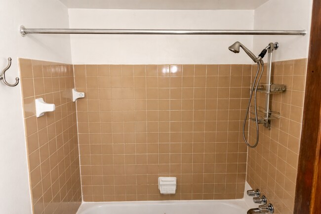 Building Photo - 9471 Madison Ln