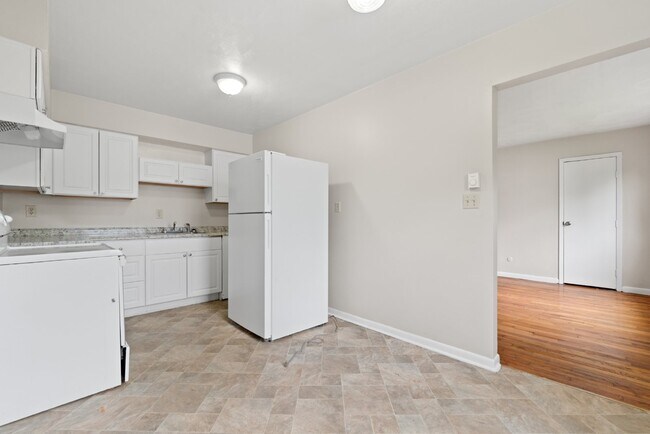 Building Photo - ADORABLE 2 BEDROOM APARTMENT FOR RENT in NORFOLK