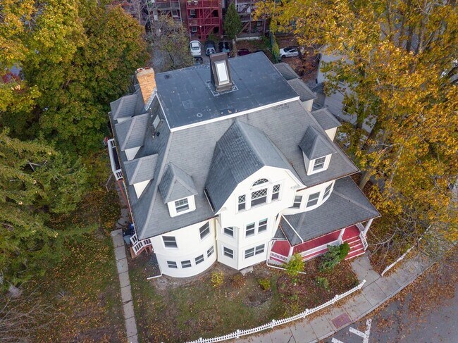 Building Photo - 380 Arborway