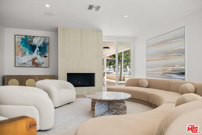 Building Photo - 9620 Highridge Dr