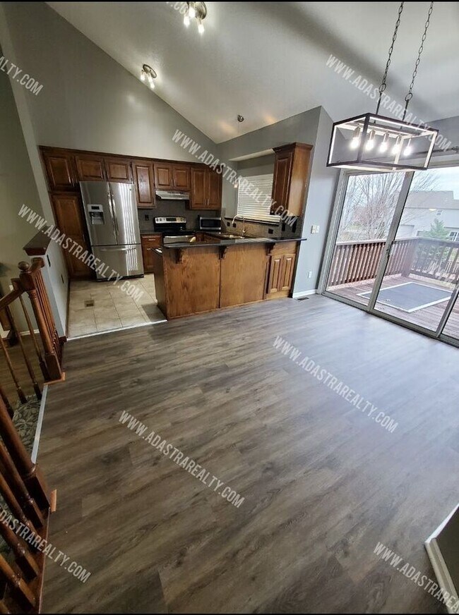 Building Photo - Gorgeous Olathe Home in South Hampton Subdivision-Available in SEPTEMBER!!