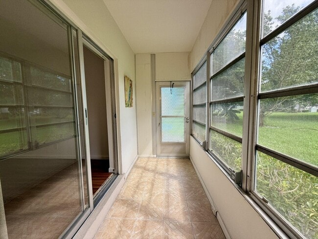 Building Photo - 28 Easthampton B