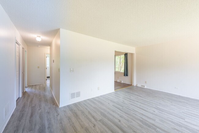 Building Photo - 6124 73rd Ave N