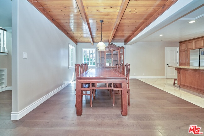 Building Photo - 4736 Rosemont Ave