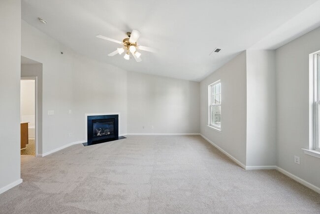Building Photo - 8621 Neuse Club Ln