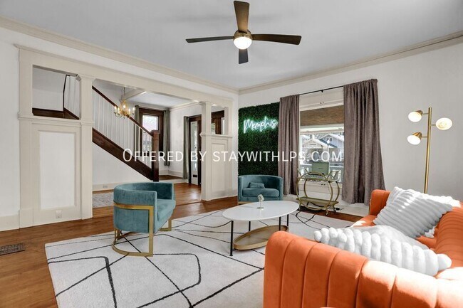 Building Photo - 397 Angelus St