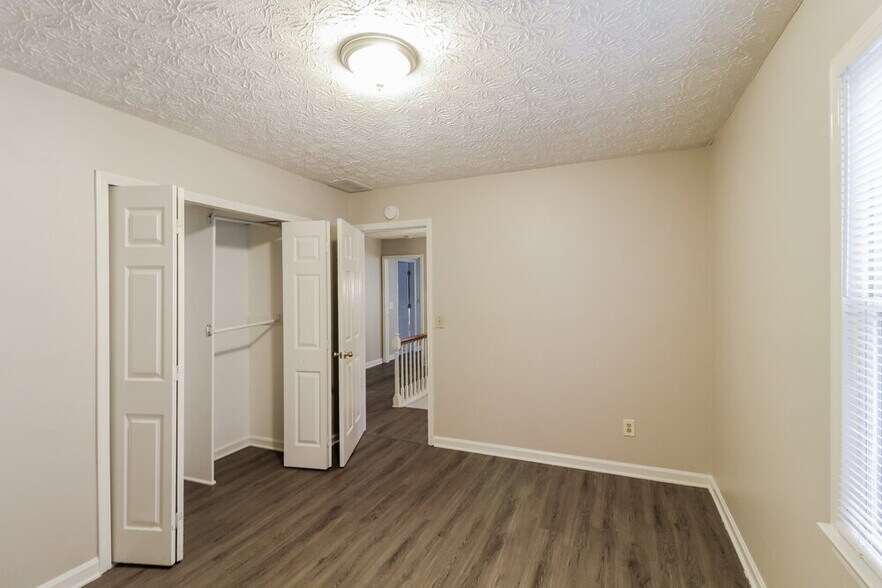 Building Photo - 2671 Ashley Cir