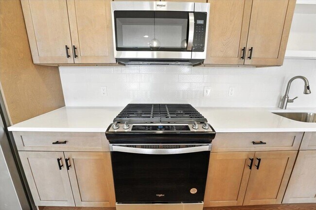 Building Photo - 440 NORTH Ave E