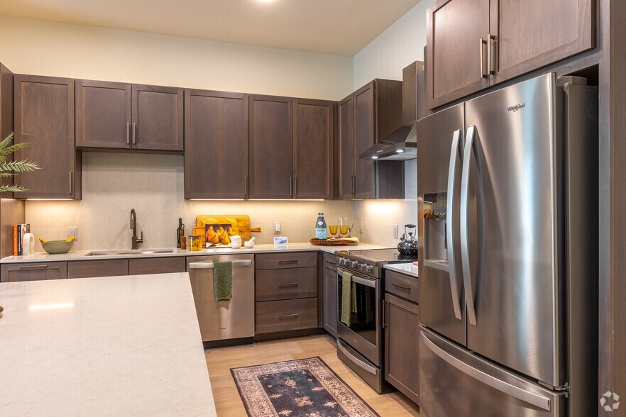 2BR, 2BA - 1,208SF - Kitchen - Modera Trailhead