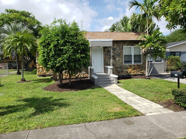 Exterior - 1509 NW 3rd Ave