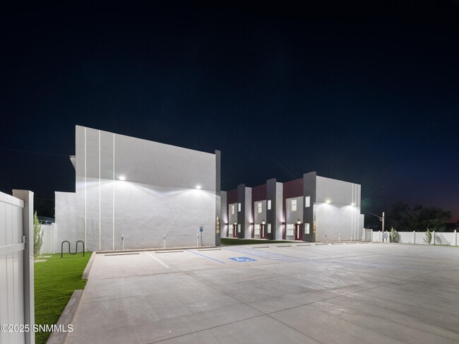 Building Photo - 1380 Monte Vista Ave