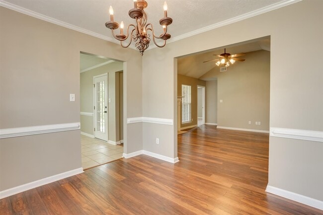 Building Photo - 2013 Darwood Dr