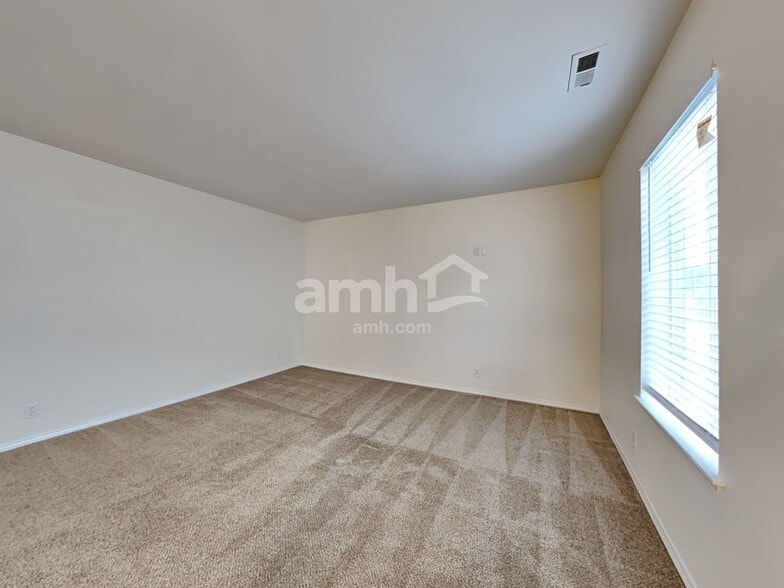 Building Photo - 17924 18th Ave Ct E