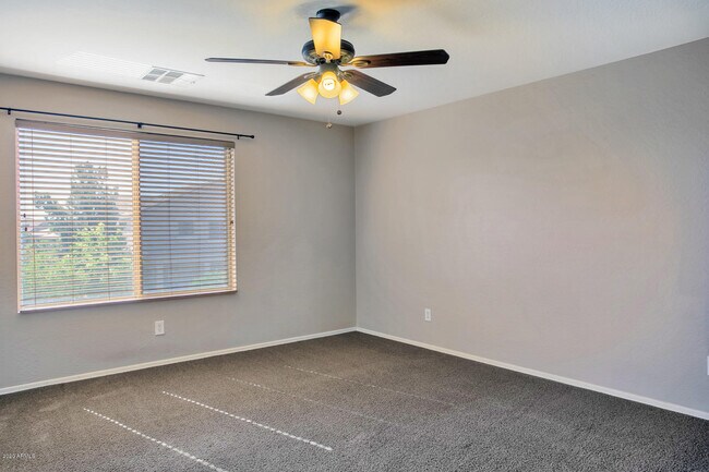 Building Photo - 401 S 166th Dr