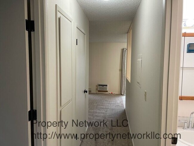 Building Photo - Gresham 2 Bedroom Condo with Garage
