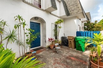 Building Photo - 6768 SW 39th Ct