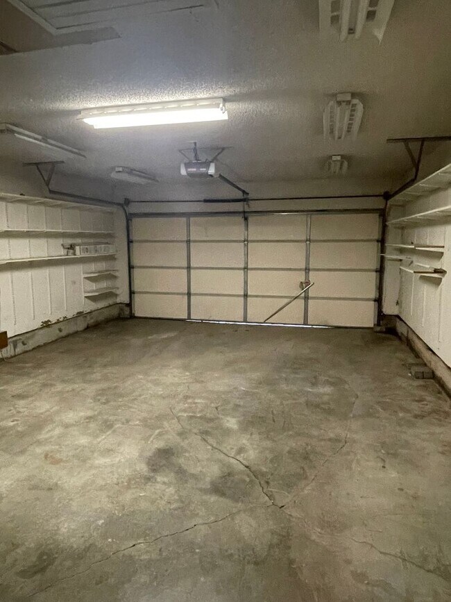 Building Photo - Cute remodeled 3Bd 1.5 bath