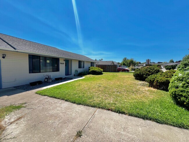 Building Photo - Move in special - $150 off first month's rent!