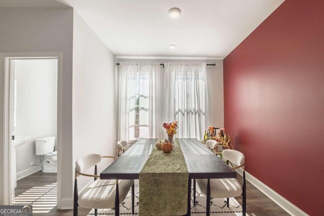 Building Photo - 313 Skylar Way SE