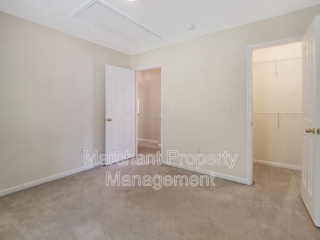 Building Photo - 27 Sunfield Ct