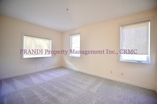 Building Photo - 32 Marin Bay Park Ct