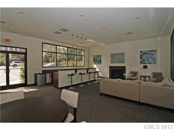 Building Photo - 223 N Dotger Ave