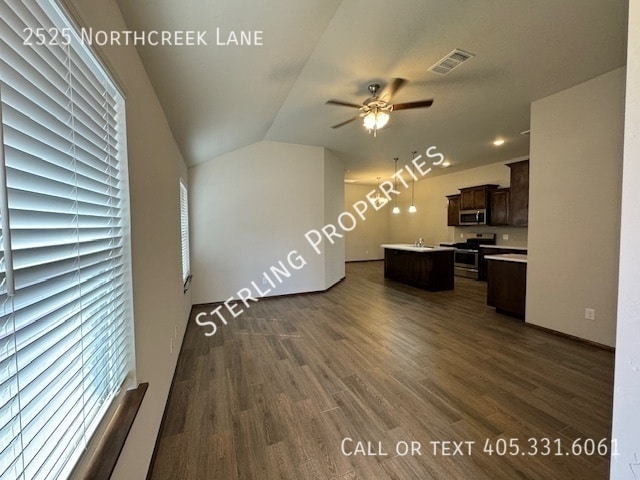 Building Photo - 2525 Northcreek Ln