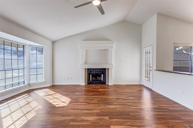 Building Photo - 12404 Thompkins Dr