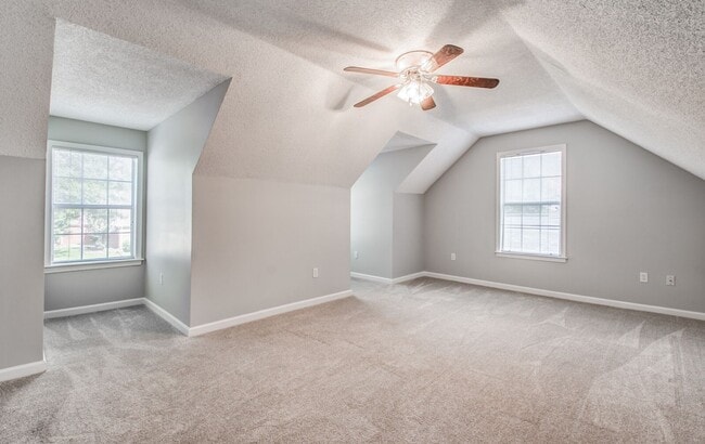 Building Photo - 9461 Hickory Dr