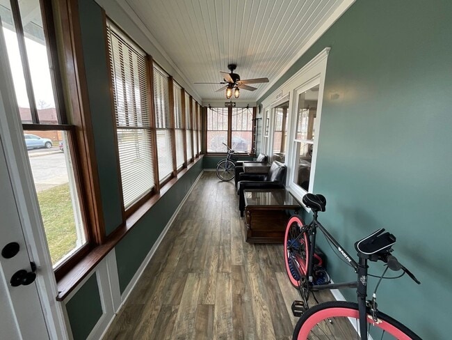 Building Photo - 3-bedroom, 2.0 bathroom home in Saint Joseph