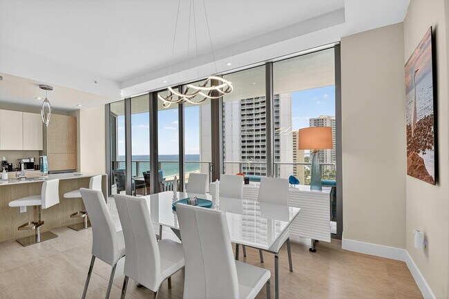 Building Photo - 3100 N Ocean Dr