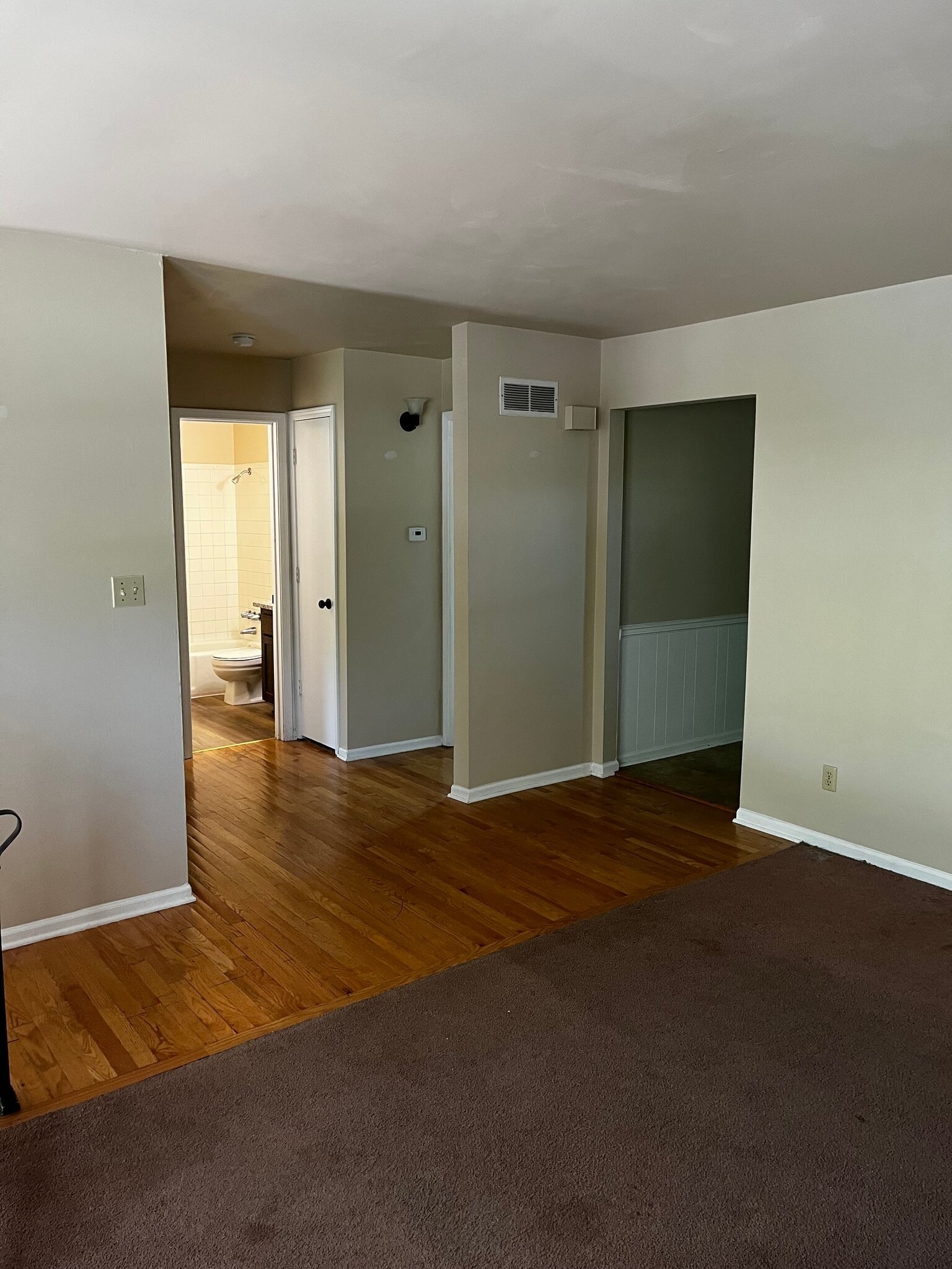 Building Photo - 8939 Caenen Lake Rd