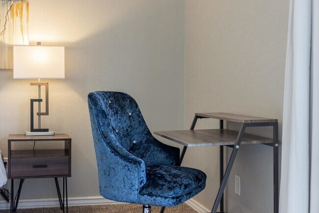 Building Photo - 2 Felton Ln