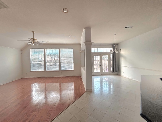 Building Photo - 4571 Hawkhurst Dr