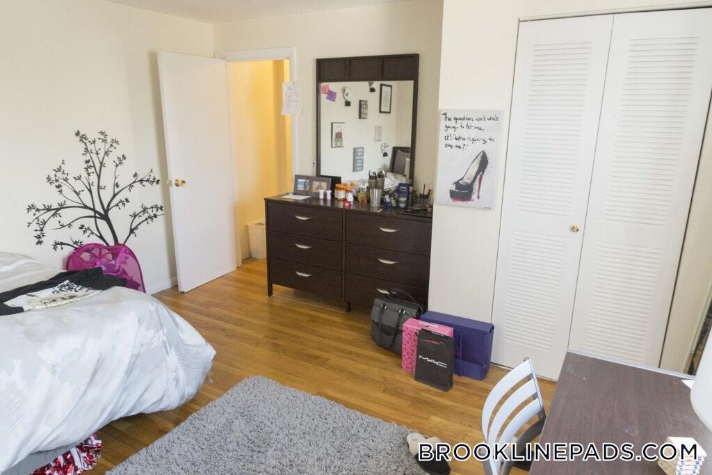 Building Photo - 110 Babcock St