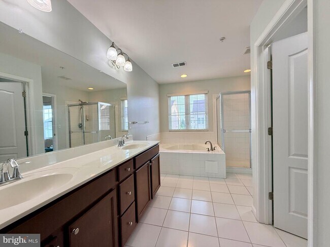 Building Photo - 3517 Sea Grass Ln