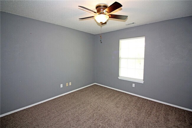 Building Photo - 1205 SE 22nd St