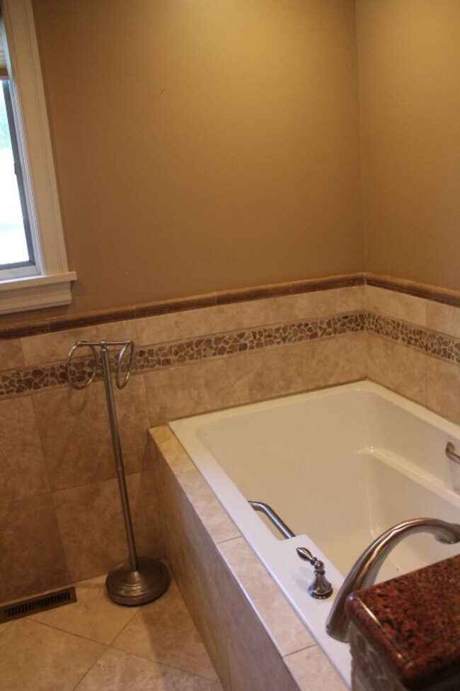 Building Photo - Gorgeous 2 Story Home in Columbine West!