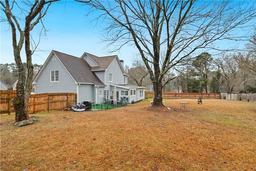 Building Photo - 1925 Glenellen Ct