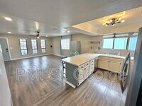 Building Photo - 460 S Main St