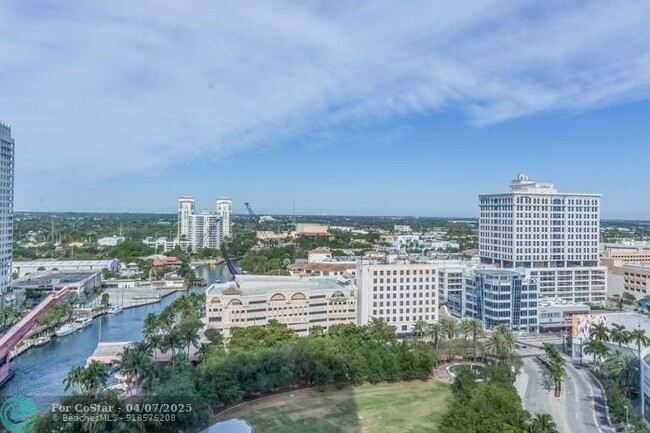 Building Photo - 333 Las Olas Way