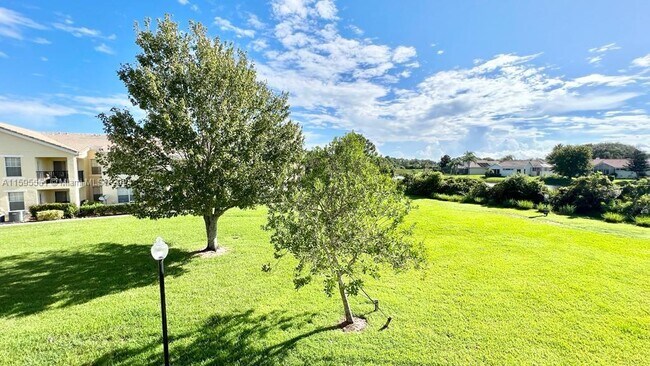 Building Photo - 126 SW Peacock Blvd