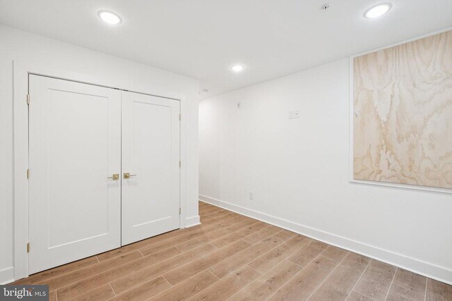 Building Photo - 5034 Florence Ave