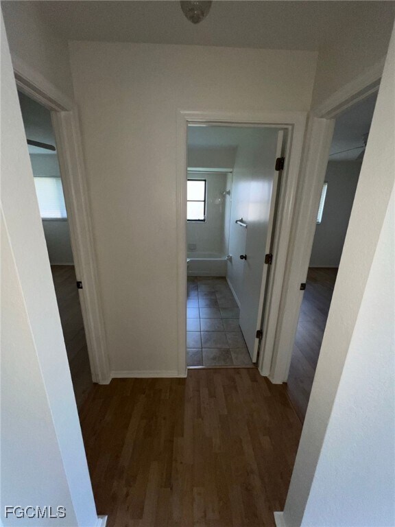 Building Photo - 704 NE 1st Ave