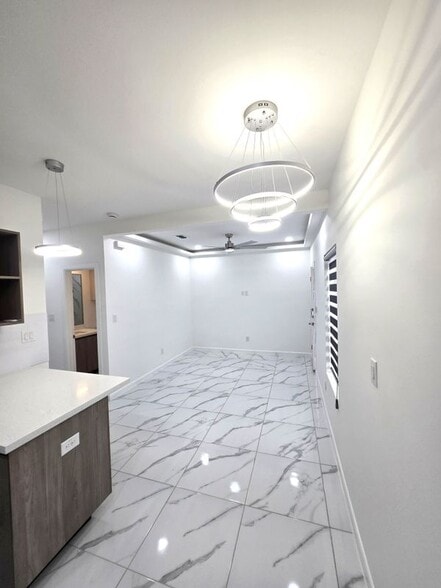 Building Photo - 3201 Magdalena St