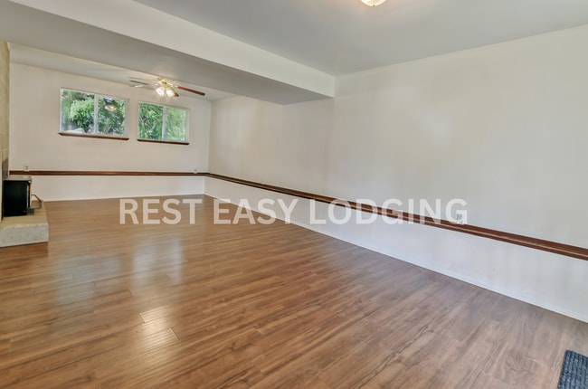 Building Photo - 2210 27th Ave SE