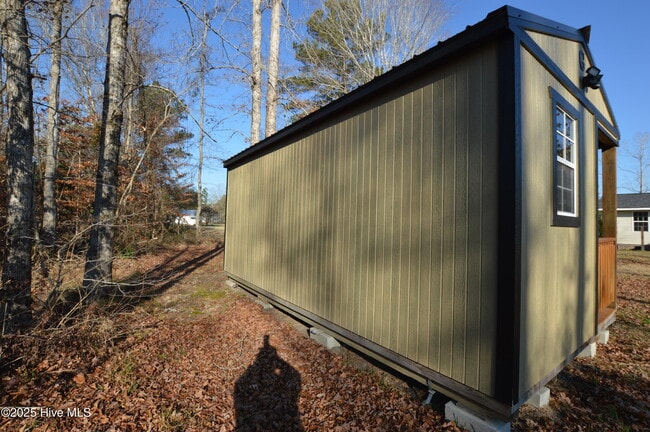 Building Photo - 1527 Catherine Lake Rd