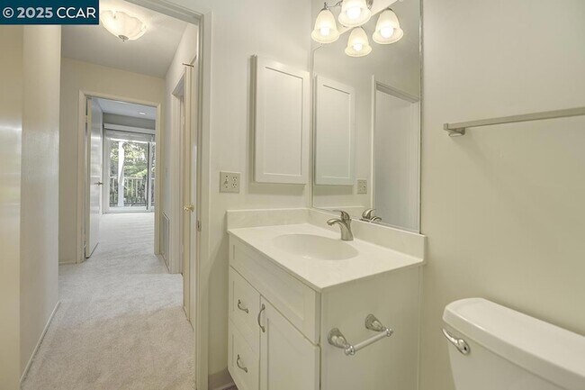 Building Photo - 3377 Rossmoor Pkwy
