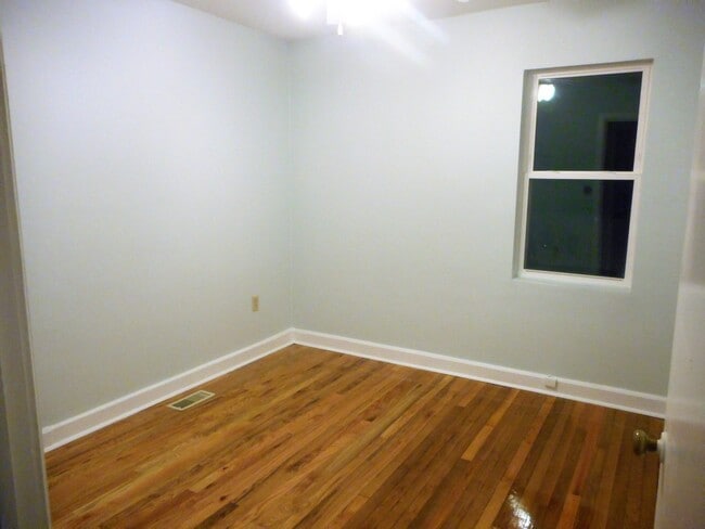 Building Photo - 820 Oakdale Rd